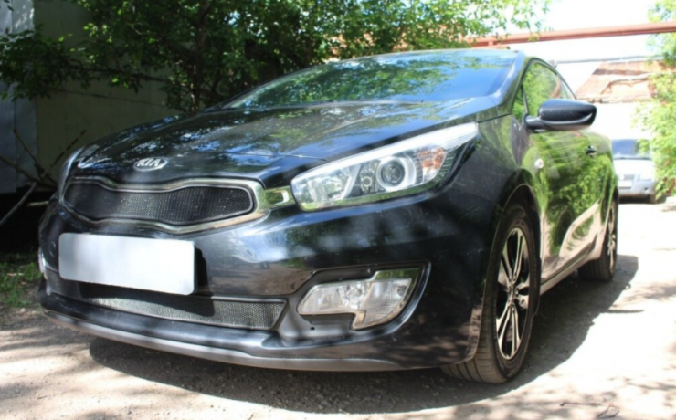 Защита радиатора "Standart" Kia Pro Ceed (2012-2016) верх, чёрная купить недорого с доставкой в Курган