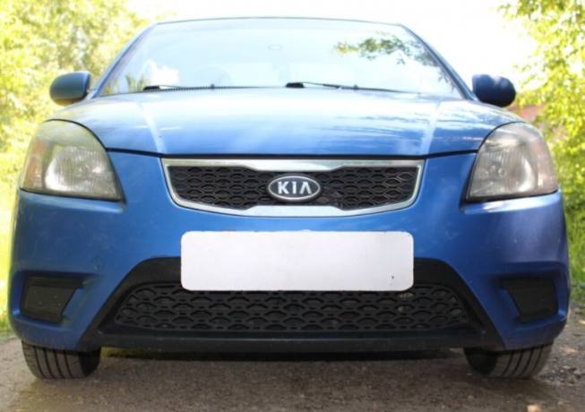 Защита радиатора "Standart" Kia Rio (2009-2011) верх, чёрная купить недорого с доставкой в Курган